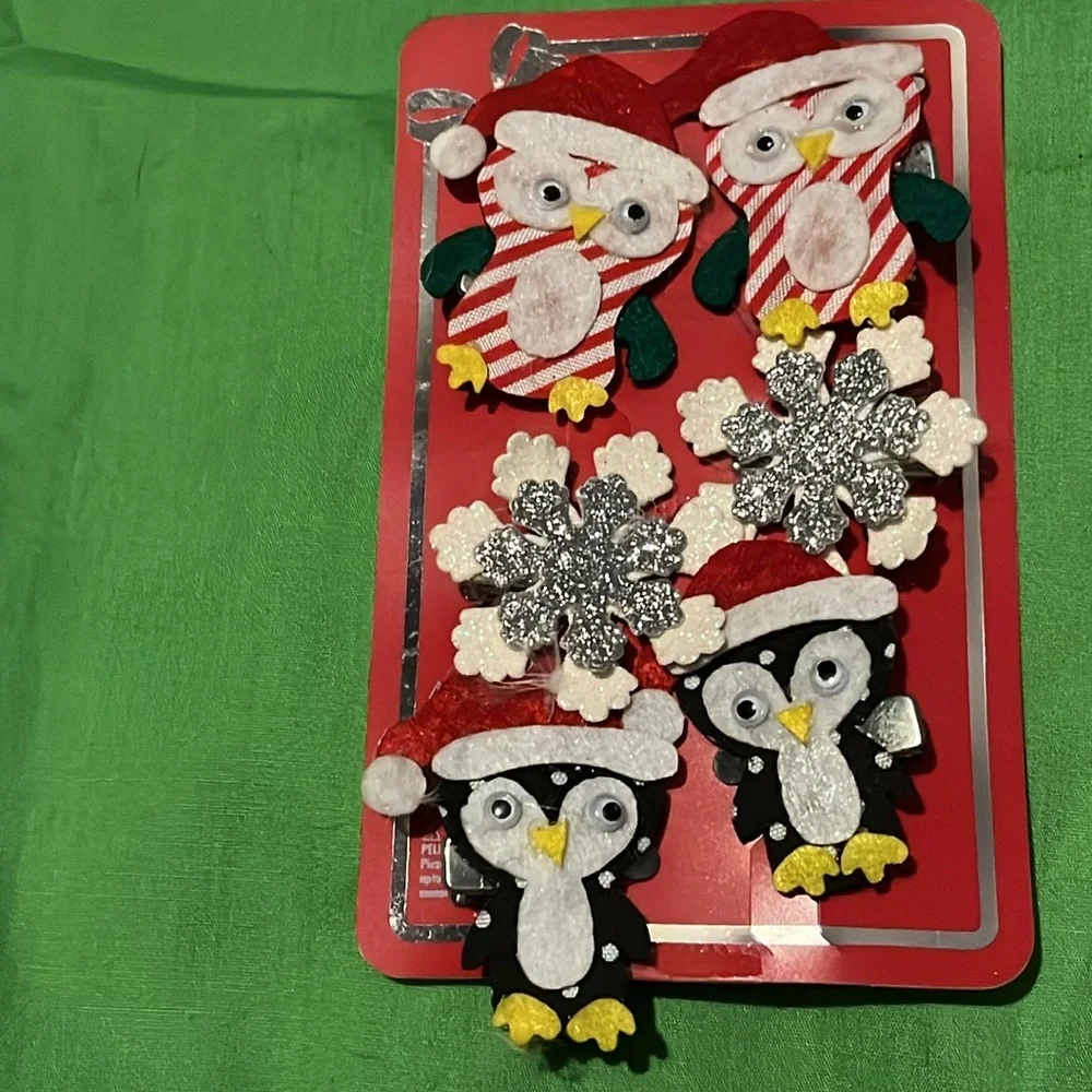 Little girl’s brand  new Claire’s barrette lot 4 pc.